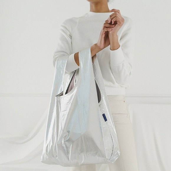 COPY - NWT DISCONTINUED SILVER STANDARD BAGGU - Picture 2 of 3